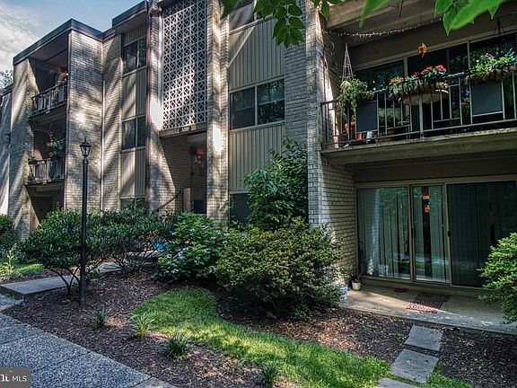 5th image of 5200 Crossfield Ct APT 16