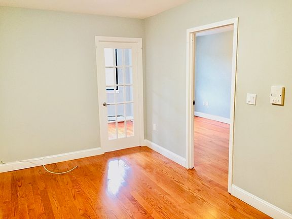 3rd image of 308 Hart St #2A