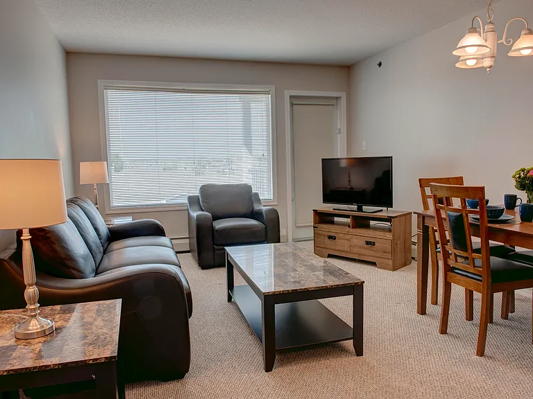 108 Loutit Rd — Photo 2