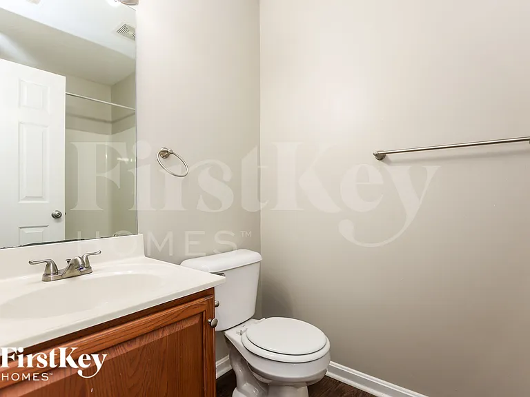 8218 Melrose Ln — Photo 16