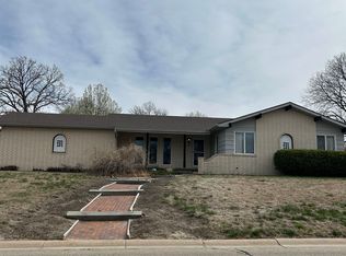 9 Rolling Hills Ct, Newton, KS 67114