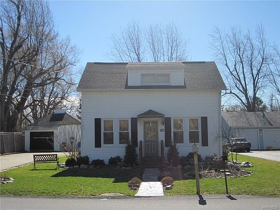 2nd image of 263 Erie St