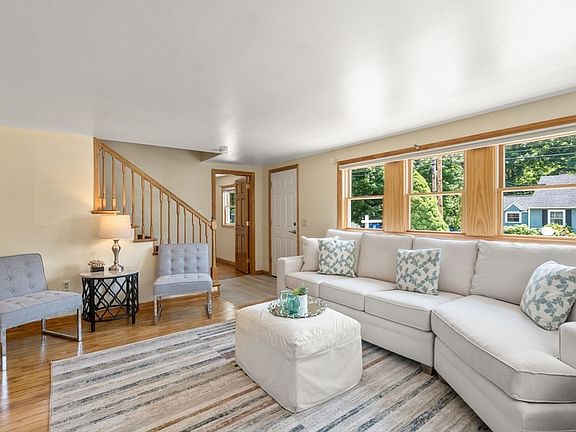 5th image of 1080 Ocean St