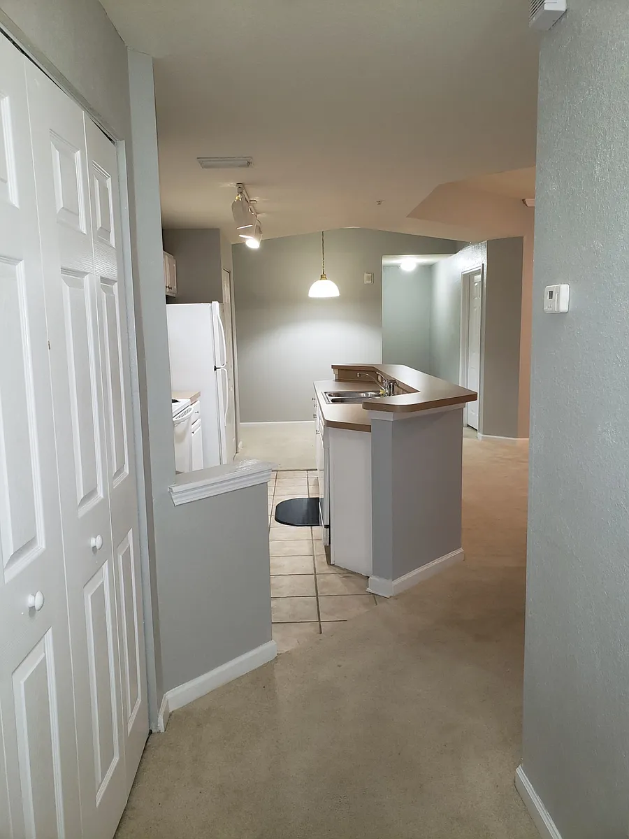Building Photo - 425 S Villa San Marco Dr #302