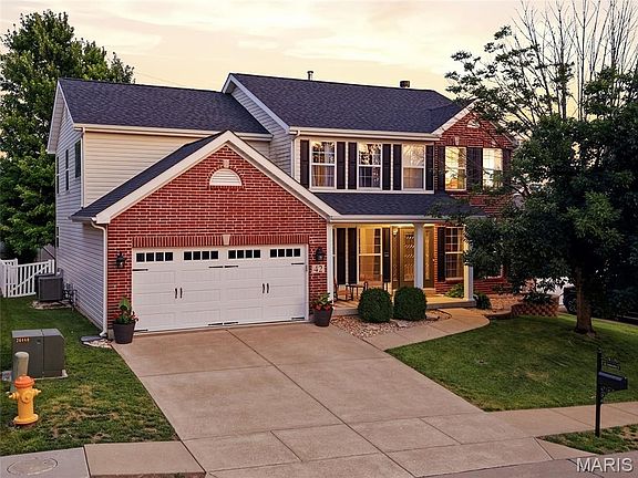 2nd image of 42 Clovercrest Ct