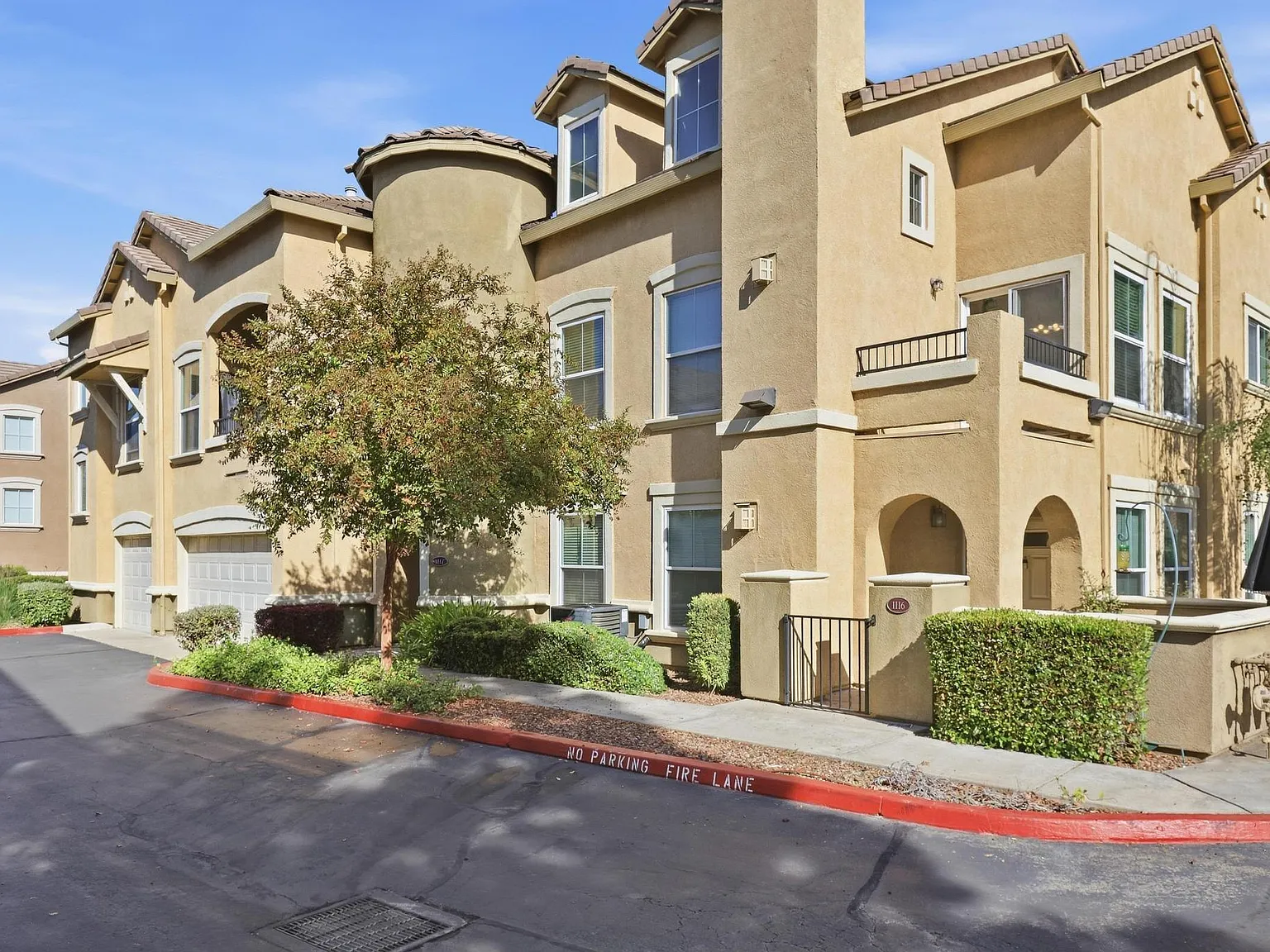 2 bed, 1651 sqft, $2,595 — Photo 3