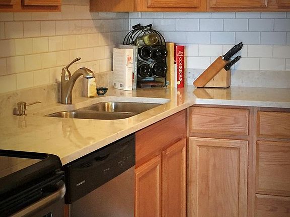 4th image of 2020 N Lincoln Park W APT 8H