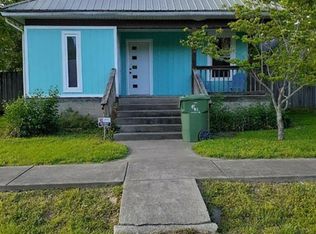 804 W 9th St, Johnston City, IL