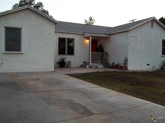 4th image of 1027 Sandalwood Dr