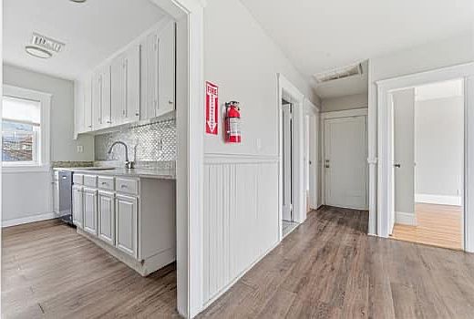 4th image of 112 Harrison St #3