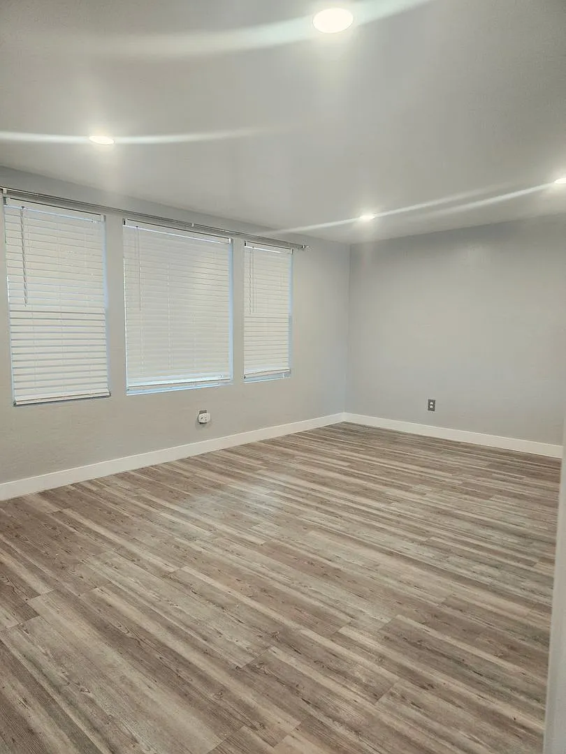 307 Acoma Drive — Photo 3