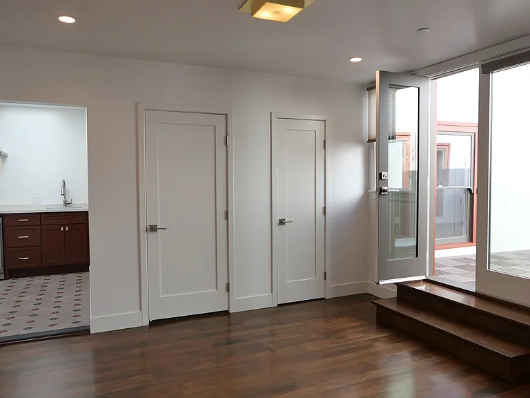 373 E Main St — Photo 10