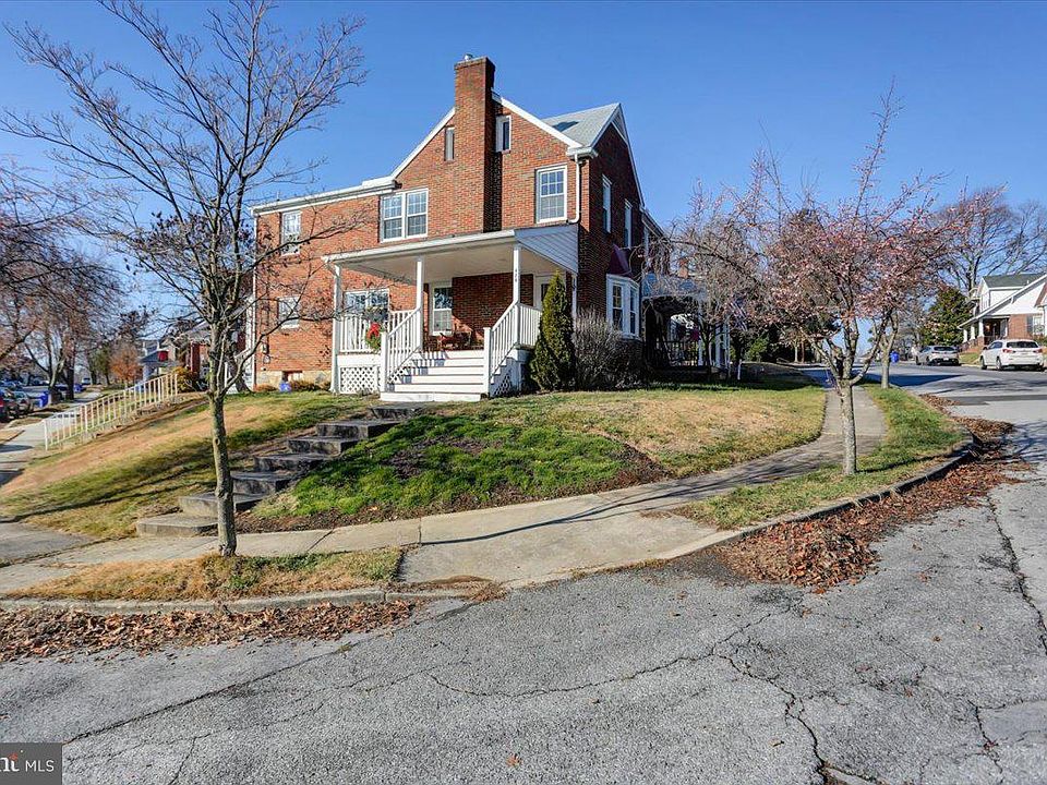 1st image of 929 Dewey Ave