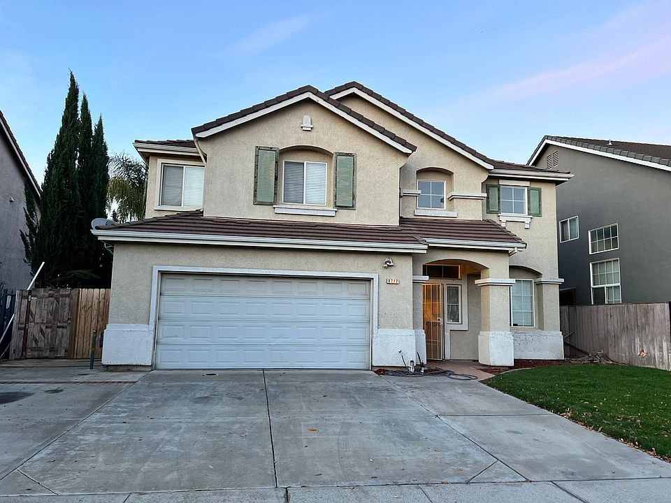 1st image of 1717 Carousel Dr