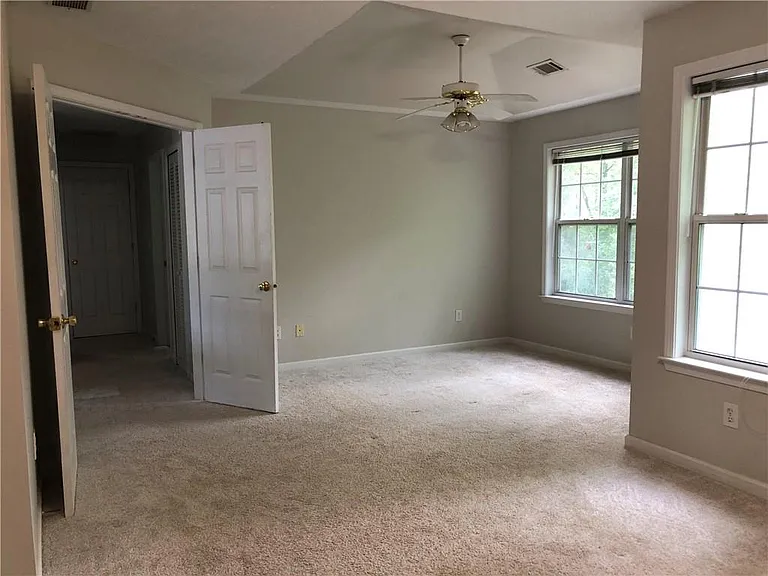 370 Manor Glen Dr — Photo 16