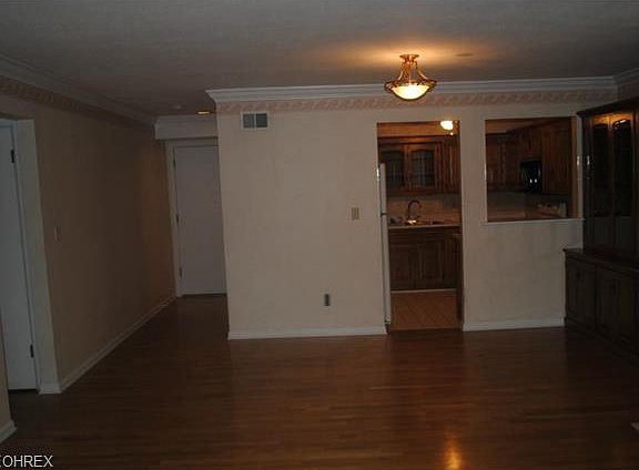 4th image of 75 Atterbury Blvd