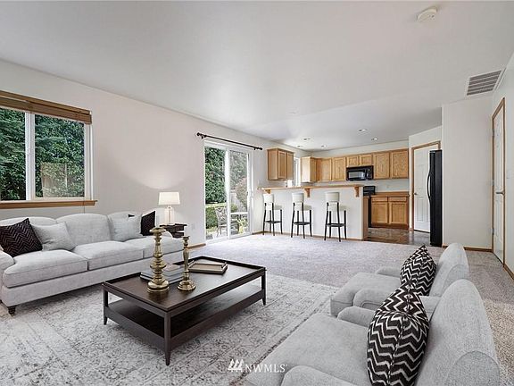 4th image of 15018 16th Ave W
