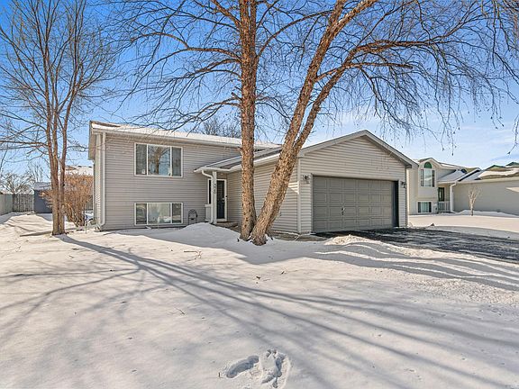 2nd image of 326 Braeburn Dr
