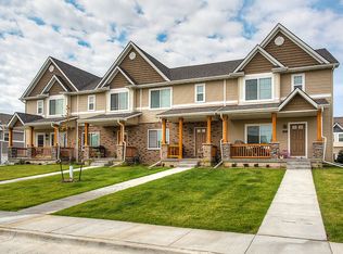 132 Cambridge Dr, West Des Moines, IA 50266