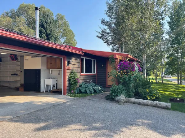 3800 S Meadow Dr, Jackson, WY 83001