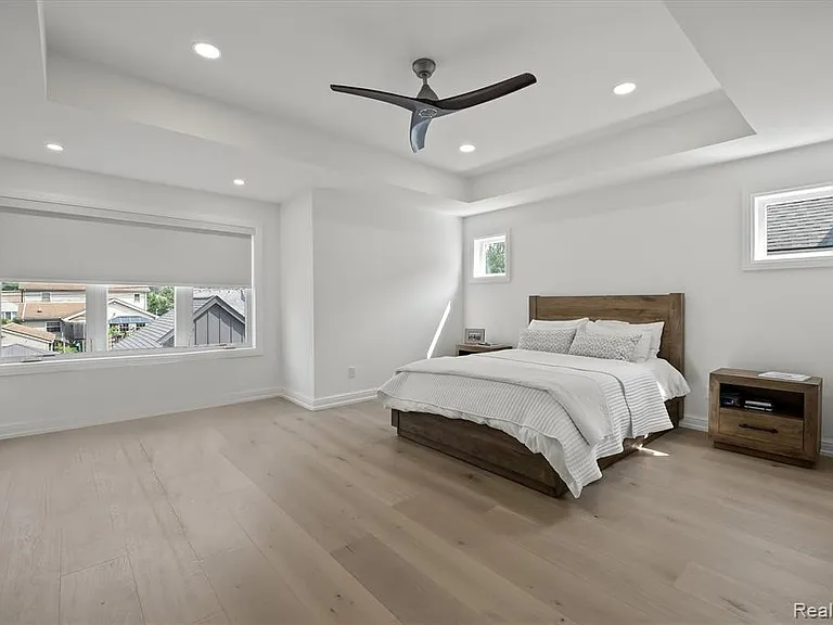 2663 Dorchester Rd — Photo 12