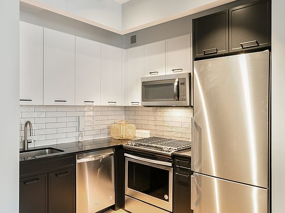2nd image of 67 Wall St APT 10L