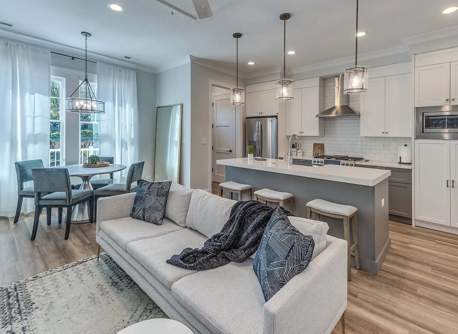 Eldridge Townhome Rentals — Photo 4