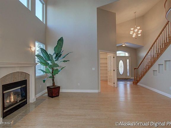 5th image of 16123 Essex Park Dr