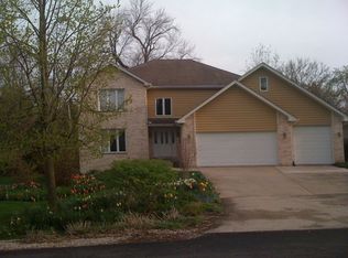 903 Kenyon St, Downers Grove, IL 60516
