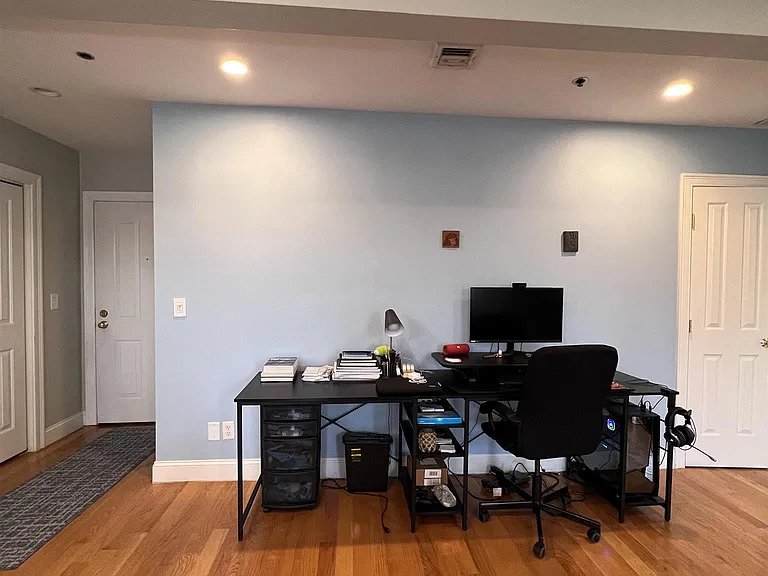 146 Clifton St #10 — Photo 7