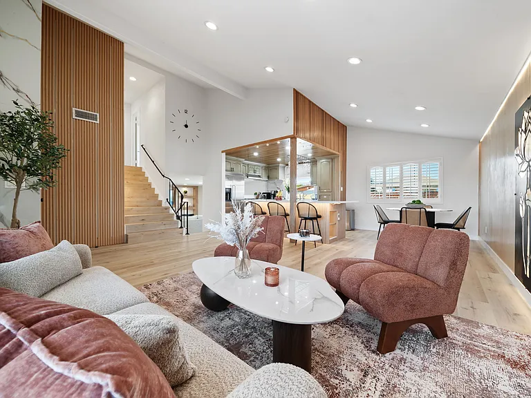 12246 Janet St — Photo 4