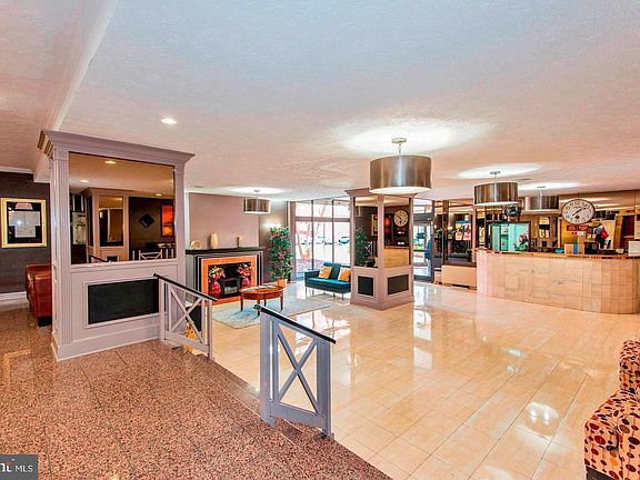 4th image of 1021 Arlington Blvd APT 622