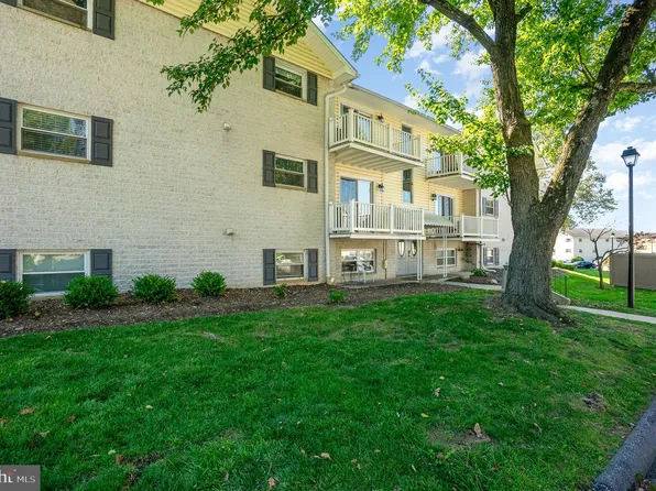 5 Warren Lodge Ct APT 1A, Cockeysville, MD 21030