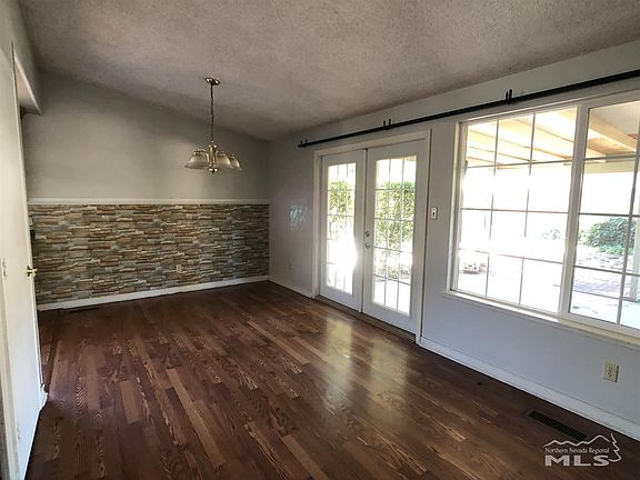 4th image of 843 Glen Martin Dr