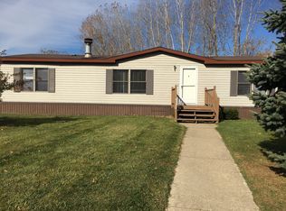 9320 White Pine Ct, Linden, MI 48451