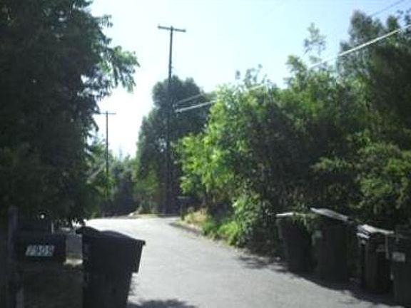 4th image of 7909 Archer Ave