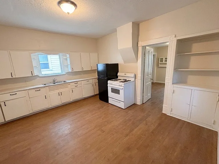 155 National Ave SW #1 — Photo 5
