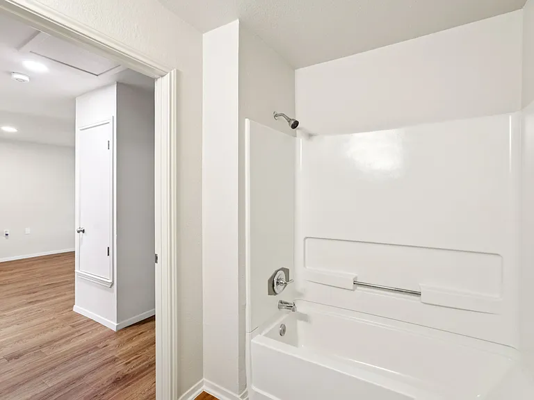 One Bedroom Bathroom