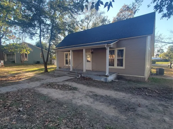 305 Peach St, Winnsboro, TX 75494