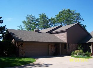 1421 Stagecoach Rd, Grand Island, NE 68801