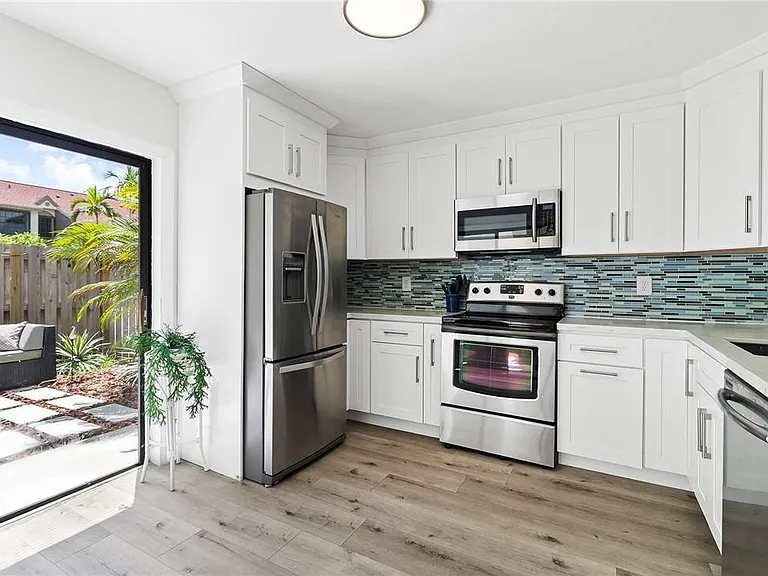 324 City View Dr — Photo 10