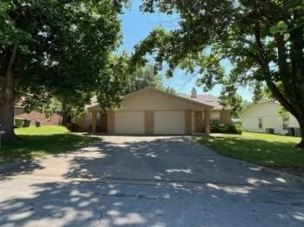 607 N 36th St, Rogers, AR 72756