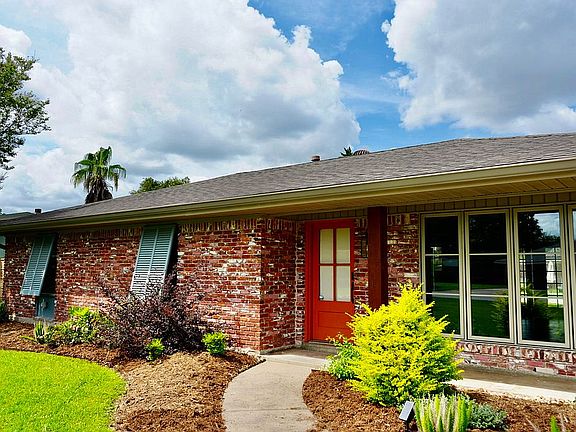 2nd image of 409 Alonda Dr