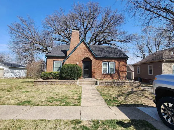 706 14th St, Auburn, NE 68305