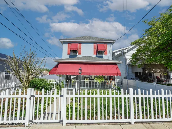 520 4th St, Dunmore, PA 18512