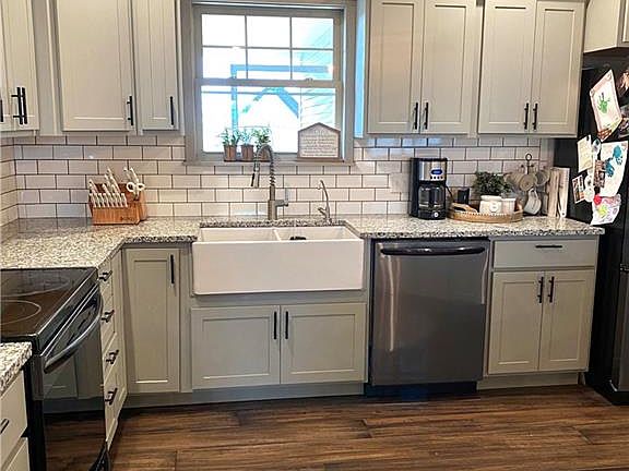 3rd image of 11471 S High St #36