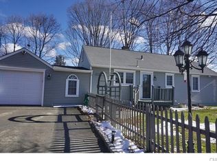 1 Manning St, New Fairfield, CT 06812