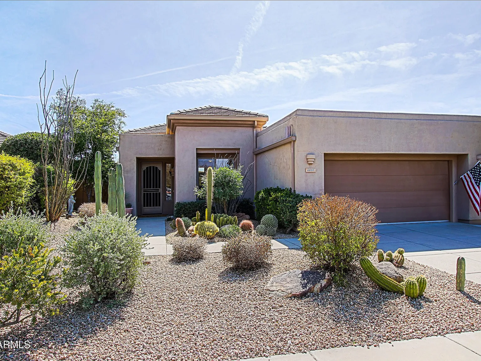 2 bed, 2.0 bath, 1974 sqft, $4,000 — Photo 2