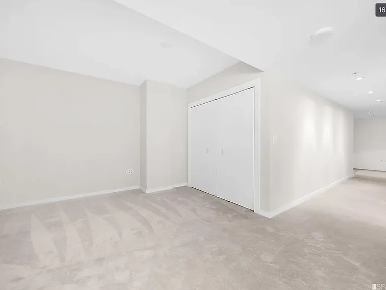 1 Hawthorne St #2J — Photo 12