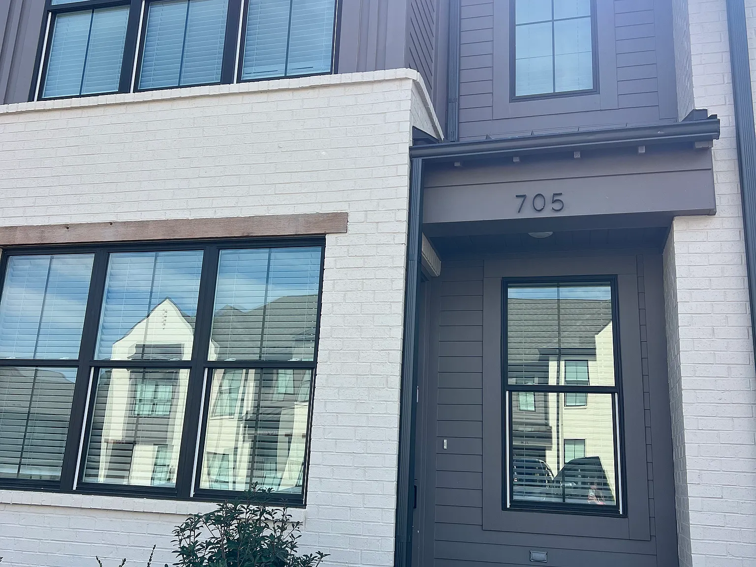 3 bed, 3.5 bath, $3,300 — Photo 4